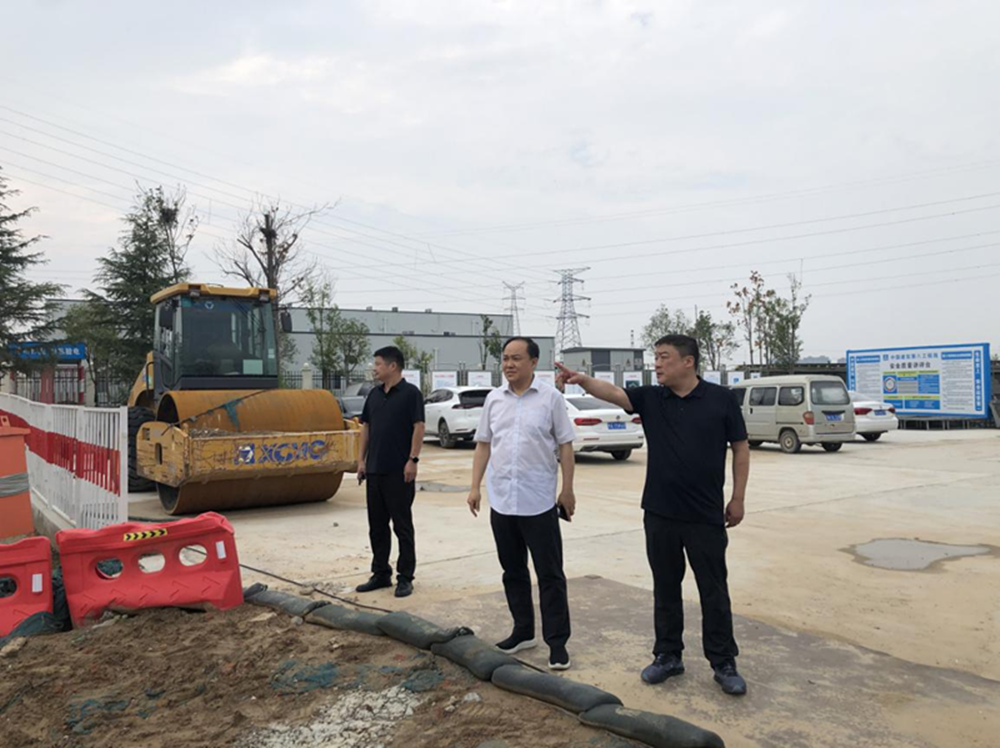 完美体育在线登录-完美online(中国)
党委委员、副总经理张岩到侯寨新镇区安置区调研项目建设工作